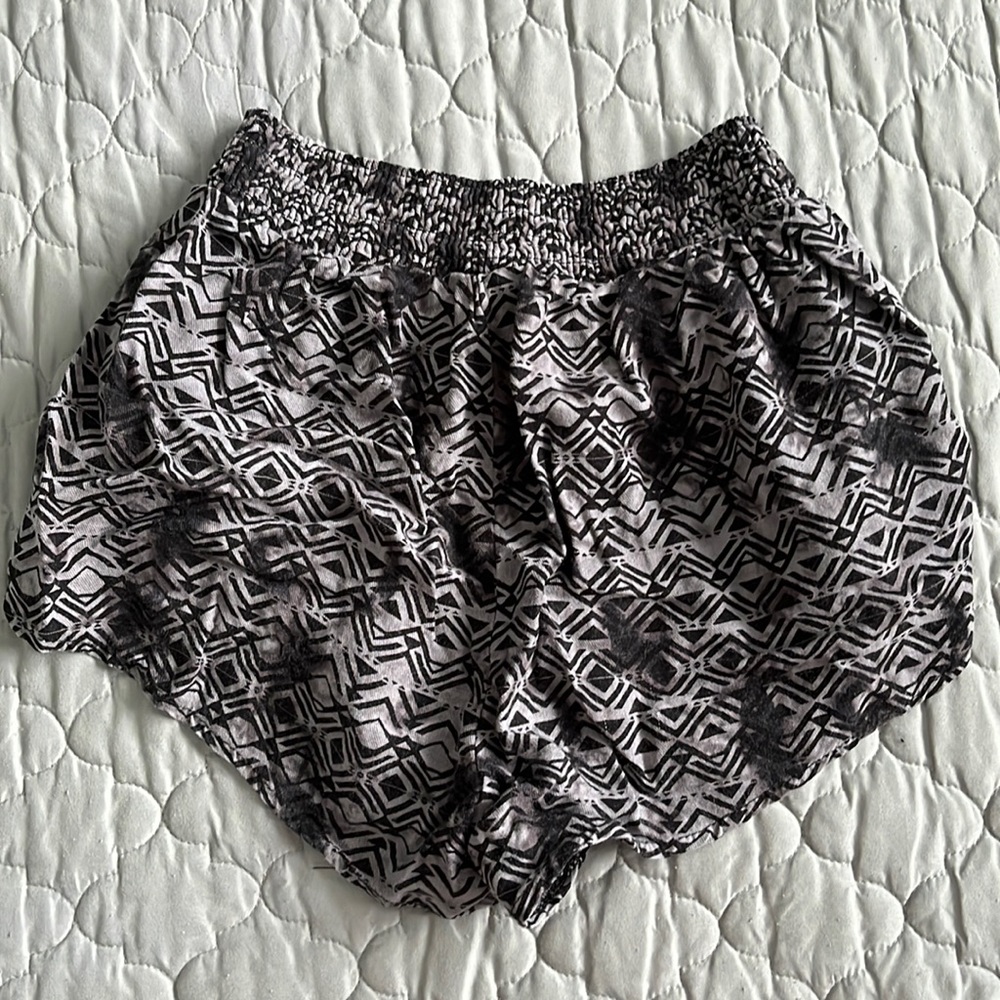 Shorts - Picture 3 of 3